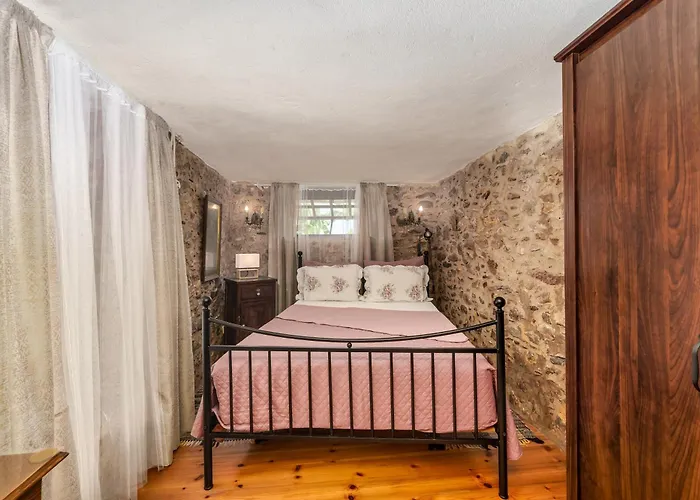 Malsova Maisonette * Kotronion (West Mani)